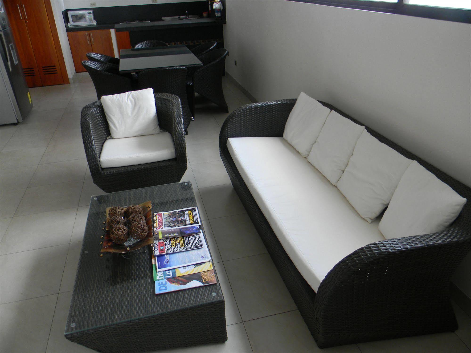 Hoteles En Guayaquil - Suites Guayaquil Cerca Del Aeropuerto Exteriör bild
